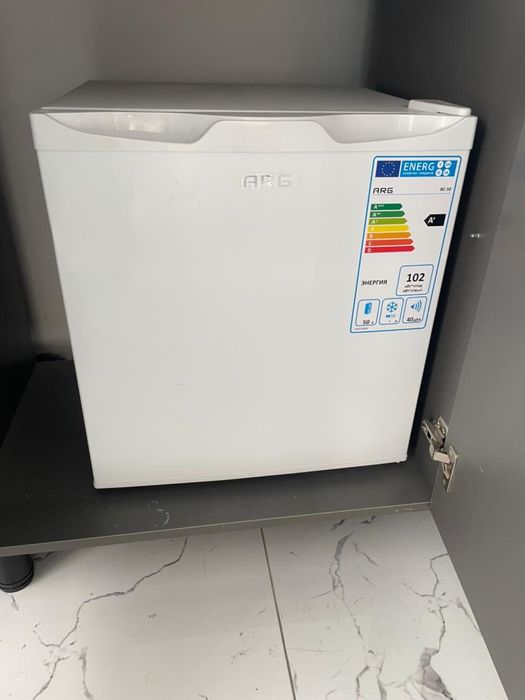 Продам мини холодильник в идеальном состоянии