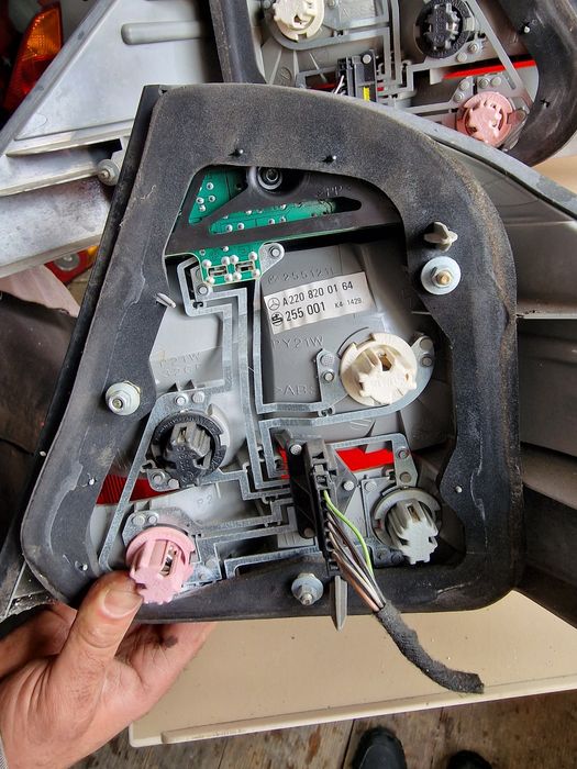 Stop tripla Mercedes W220 S Class 2004