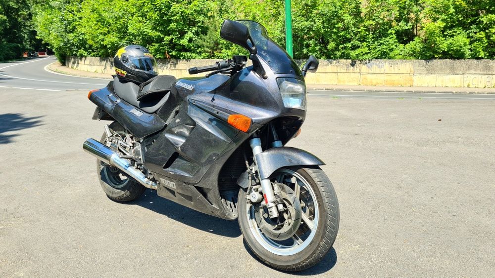 Kawasaki Ninja Gpz 1000 RX vehicul istoric