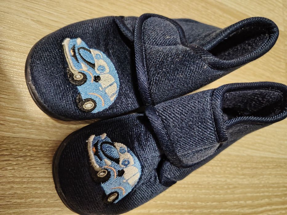 Детски пантофи много запазени