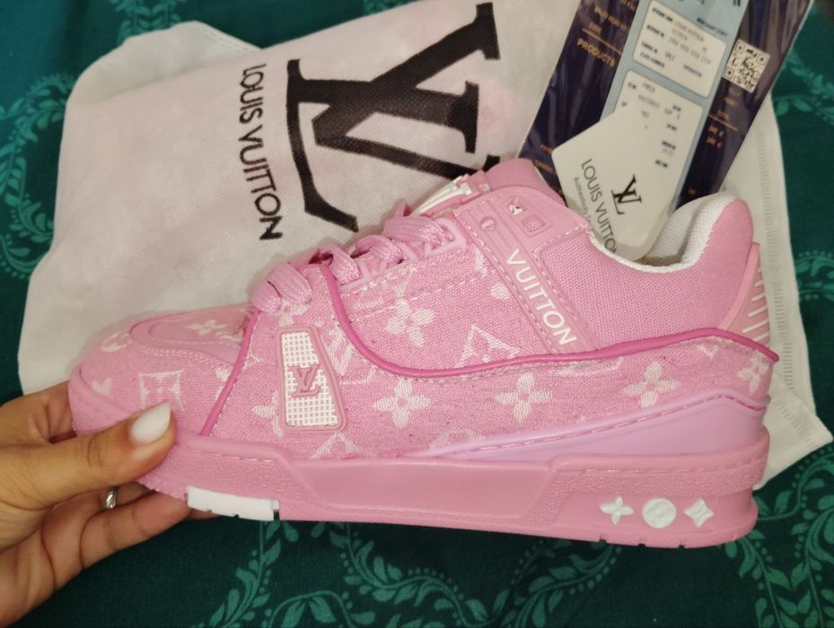 Adidași Louis Vuitton