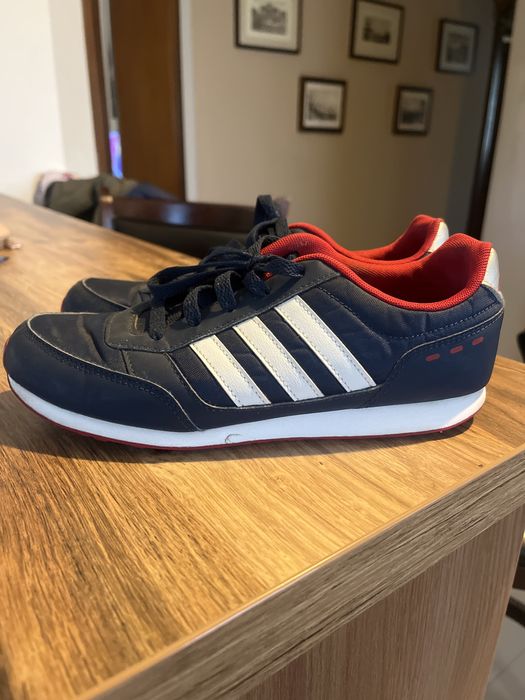 Vând adidasi marca Adidas marimea 38