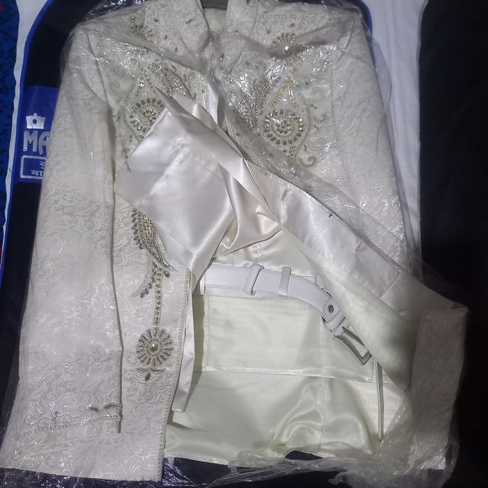 Кастюм шим Мужской куёвлик туфли билан бирга.