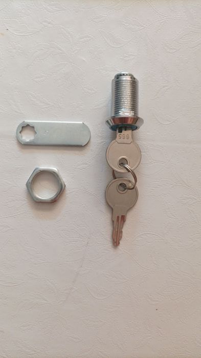 Ключалки за Вендинг Машини и адаптори