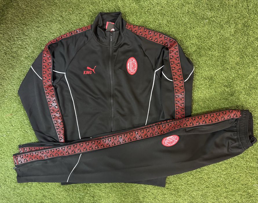 Спортен екип на Милан