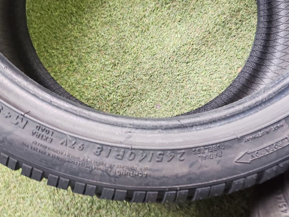 245 40 18 iarna Dunlop