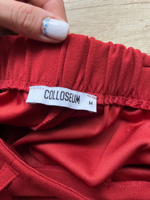 Vând pantaloni largi trei sfert