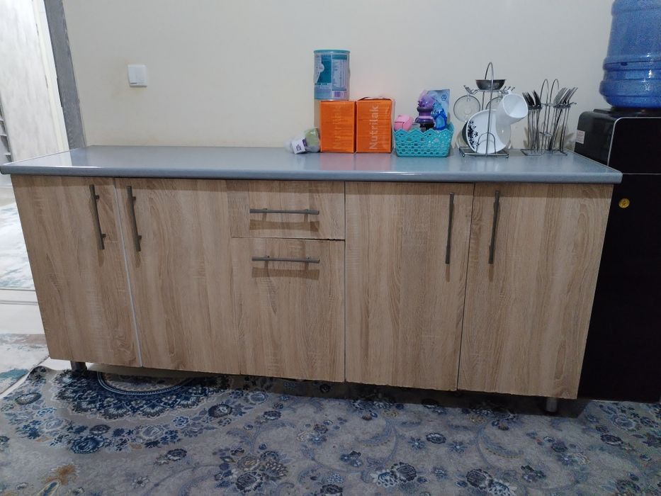 Сотилади Кухонный шкаф