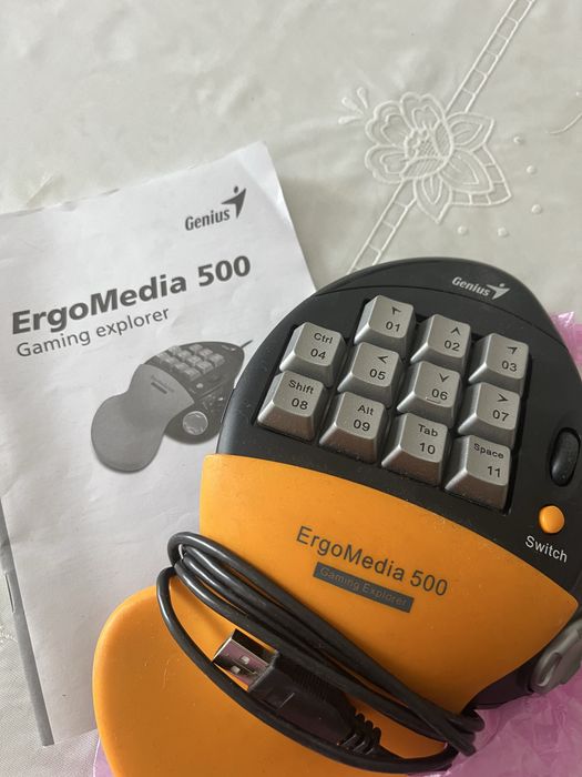 Геймерская клавиатура Genius ErgoMedia 500
