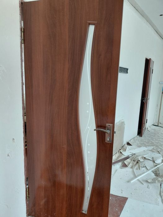 Есіктер әр түрлі размерде 90 , 80 , 60