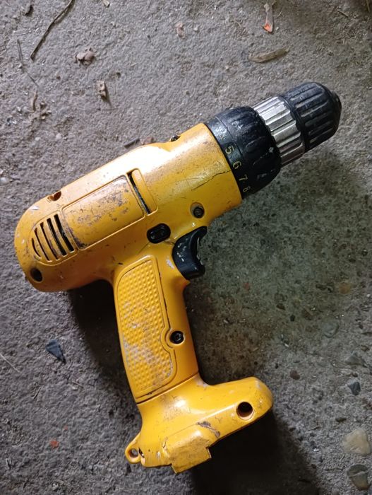 Винтоверт DeWalt 12v