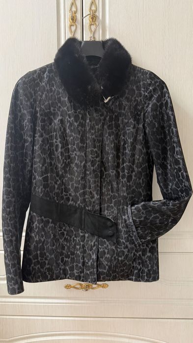 Кожаная женская куртка