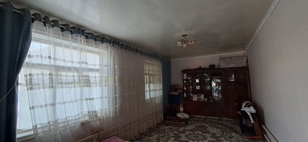 Hovli uy sotiladi 6 sotik