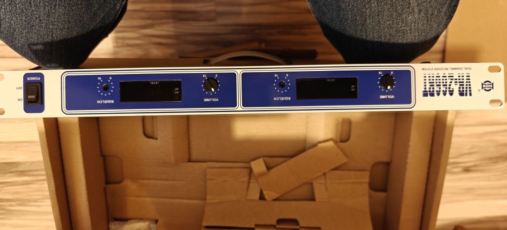 Безжични микрофони и станции