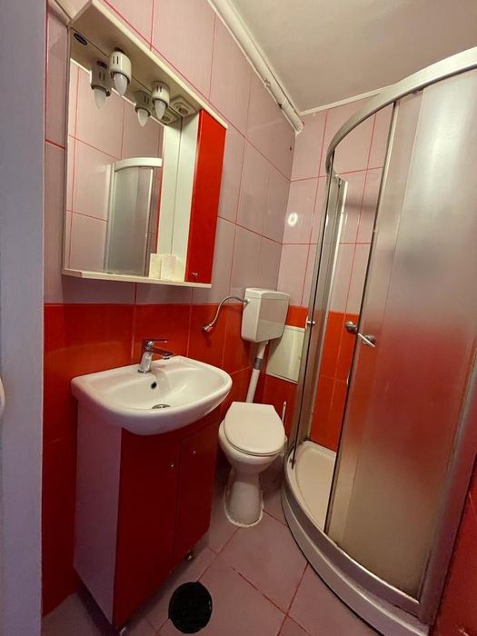 Proprietar închiriez garsonieră in sector 3 langa metrou 1 decembrie