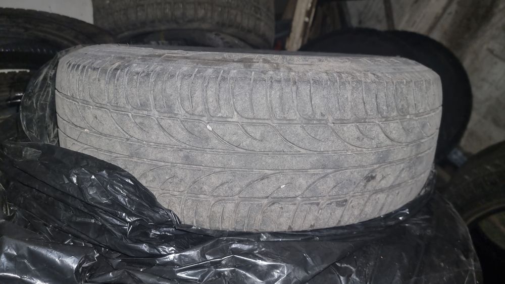 Продаю комплект дисков с шинами R15