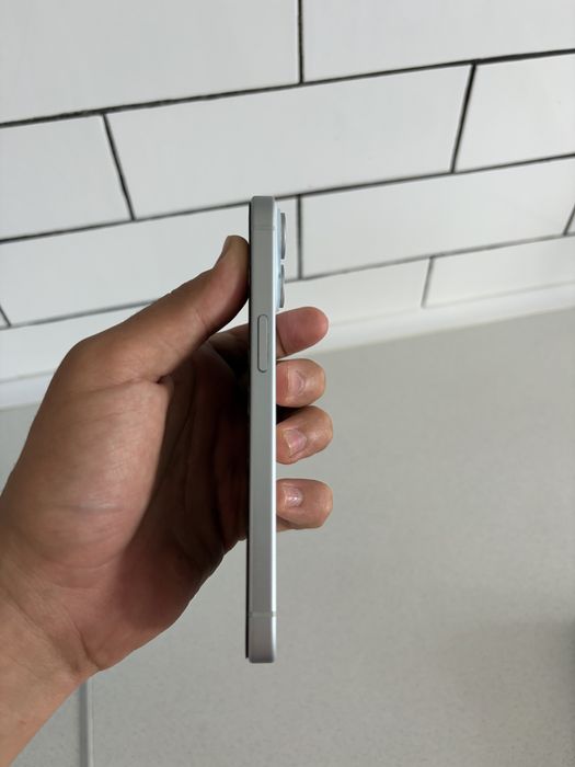 iphone 15 смартфон