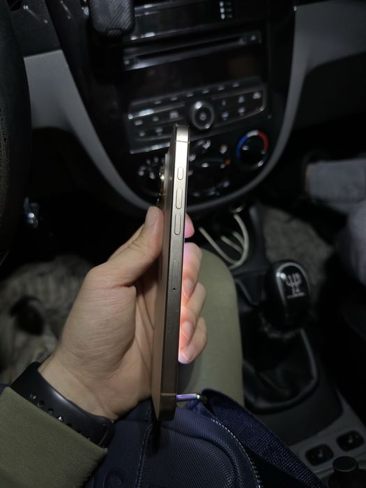 Iphone 16 pro max Desert