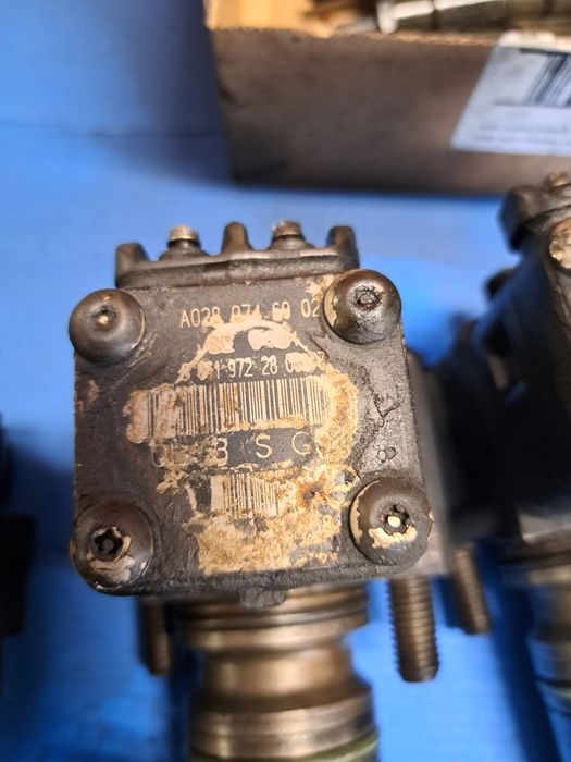 Горивна помпа и дюзи за Мерцедес атего