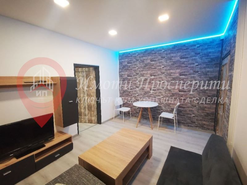 Дава се под наем Двустаен апартамент в София, Център - 55 кв.м за 565 € - Снимка #1