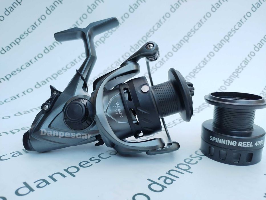 Mulineta FEEDER EastShark BAIT MASTER 4000 cu BAITRUNNER 0,22mm/180m