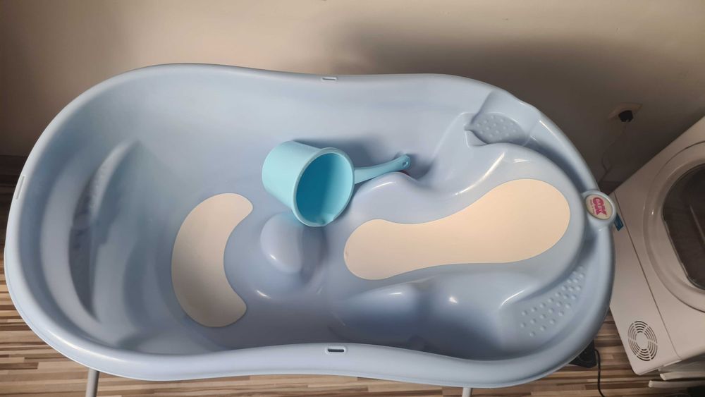 Детска вана с стойка