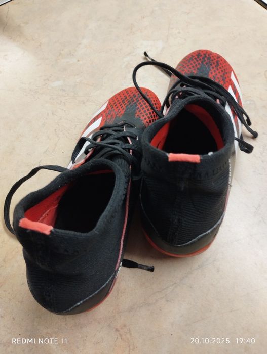 Футболни Бутонки Adidas Predator