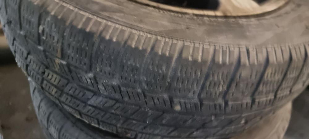 anvelope iarna 185/60/14 cu jenti aluminiu  vw golf 4