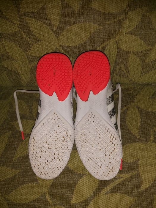 Дамски маратонки Nike и Adidas ultra boost и обувки за футзал Adidas