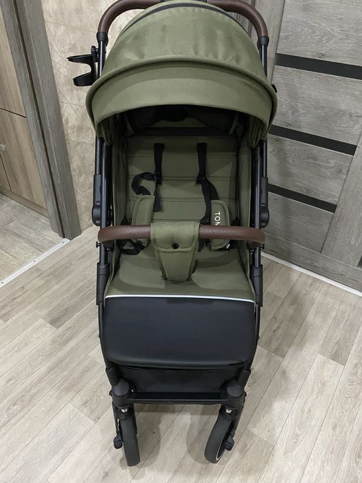 Коляска прогулочная Tomix