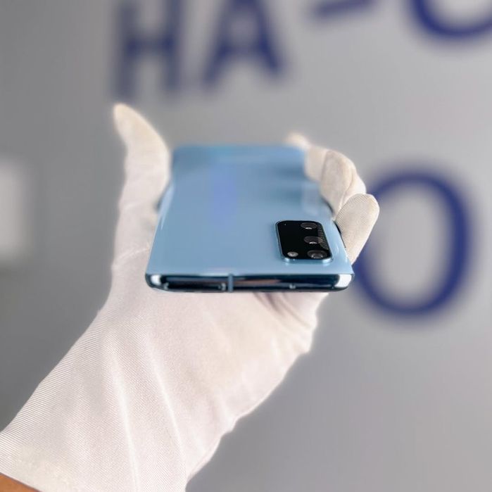 Samsung S20 blue