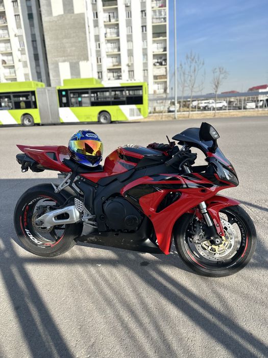 Продается Honda Sbr 1000 rr в хорошем состоянии док есть