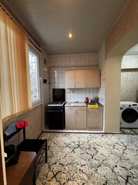 Вторичка Юнусабад 1комн/1/4, 43м2 Евроремонт. Кирпич Ор-р: Метро Минор