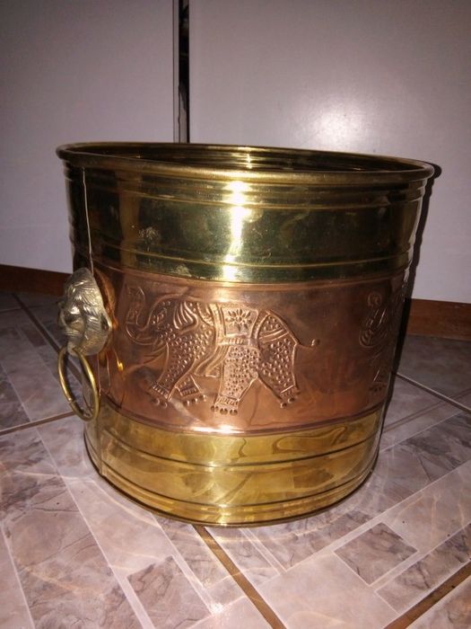 Frapiera din alama masiva cu elefanti