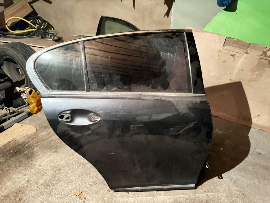 Продам двери от лескус gs 300