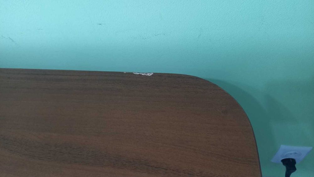 Стол гостьевой, в отличном состоянии.