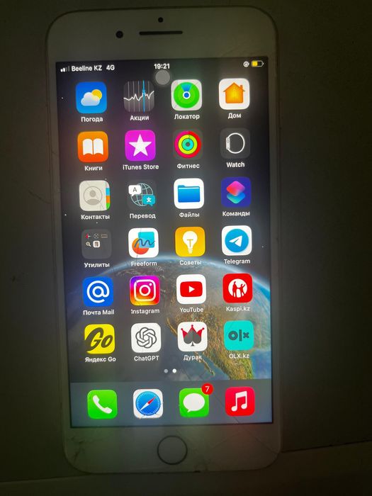Айфон 8+ 64гб.
