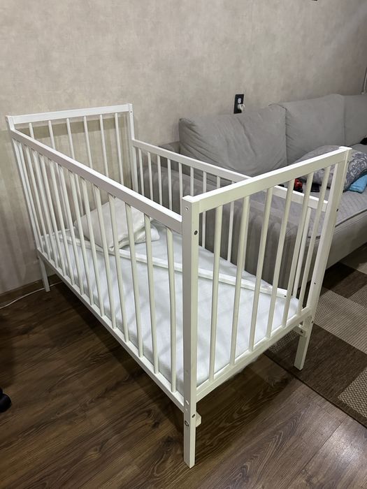 Детская кровать-манеж