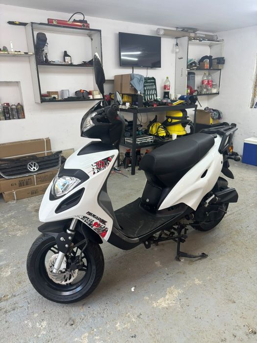 Scuter generic paradis 49cc vând urgenț