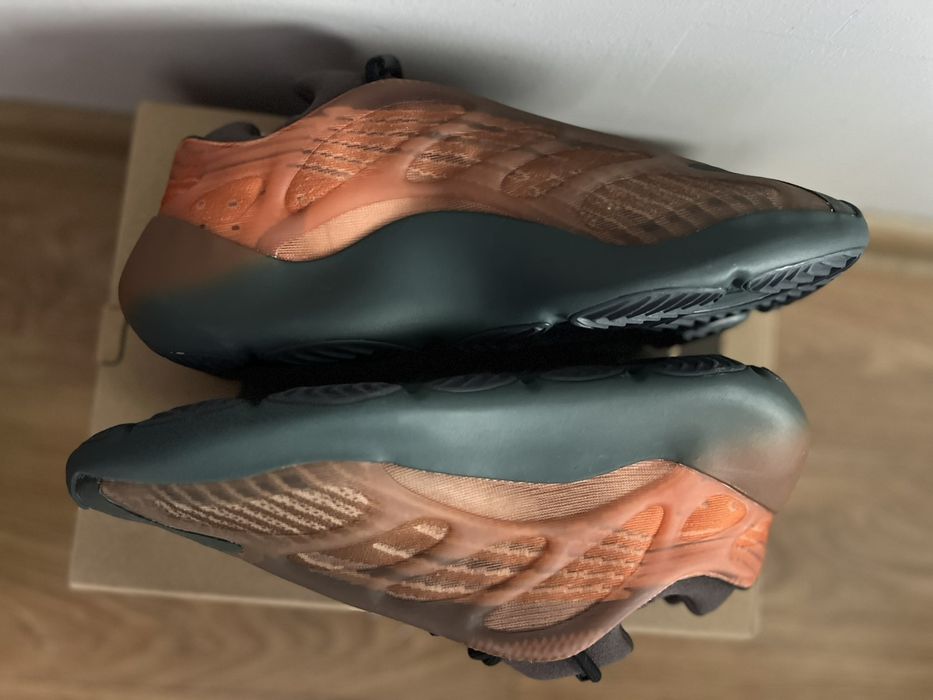 Мъжки маратонки adidas Yeezy 700 V3