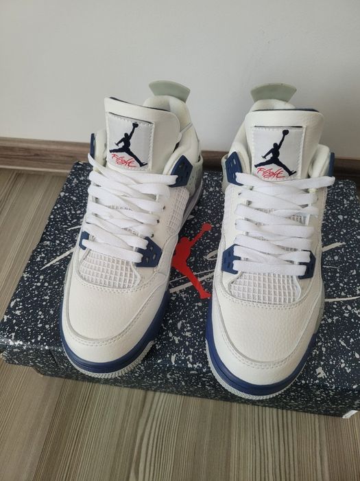 Sneaker Jordan 4