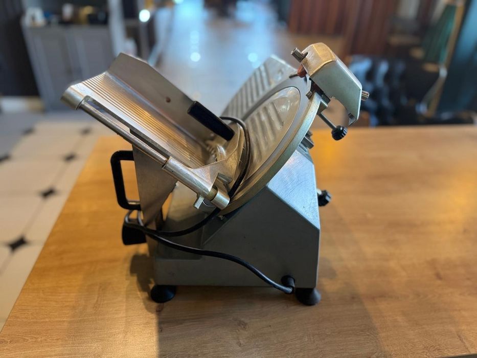 Продам слайстер новый