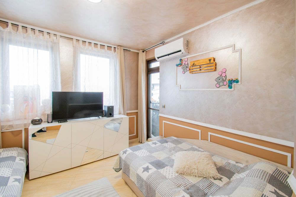 Стилно обзаведен апартамент с две спални в кв. Симеоново