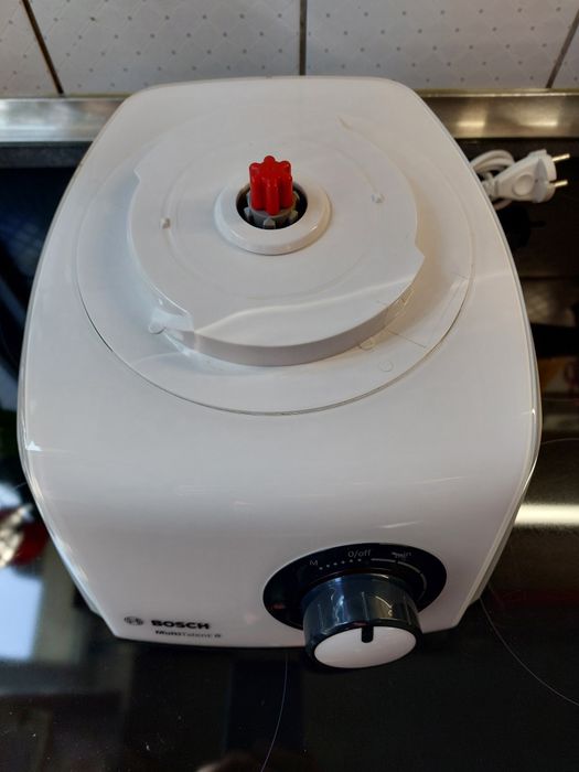 Robot de bucatarie BOSCH MultiTalent 8 MC812W620, vas 3.9l, blender 1.5l, 1100W