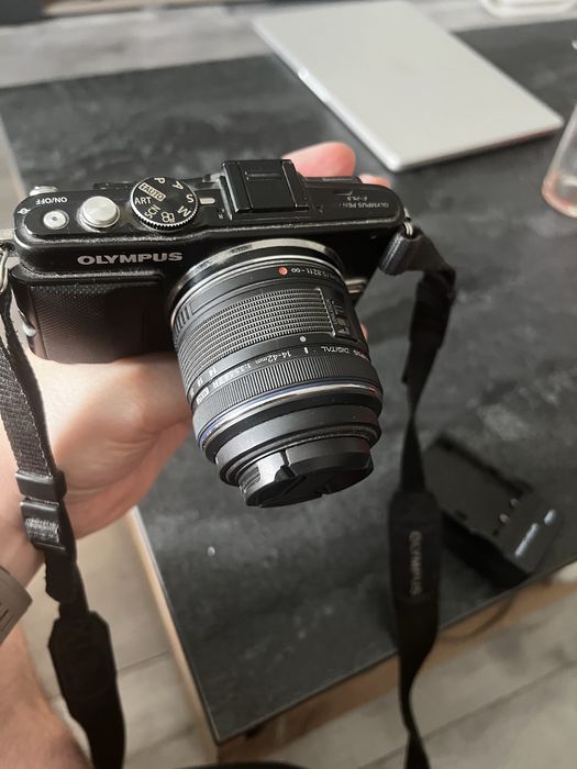 Olympus E-PL5 - Aparat Foto Mirrorless Compact - Obiectiv 14-42mm - Baterie Nouă