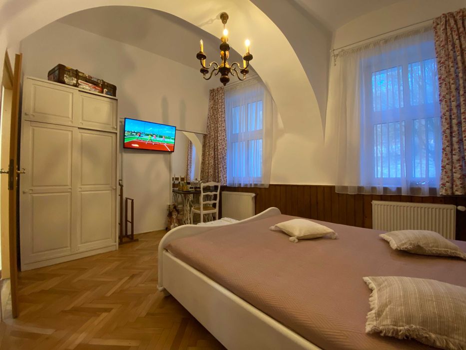 200 Ron/noapte CAZARE Chiar în Centrul Brașovului