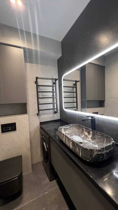 Срочно!! сдается 2 комн-Квартира с ремонтом,Рядом метро/магазины!