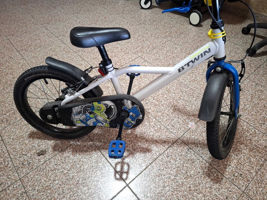 Bicicletă B Twin Robot 16 inch.
