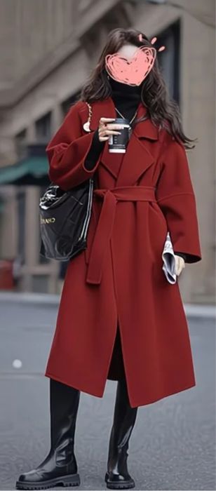 Красное пальте осеннее