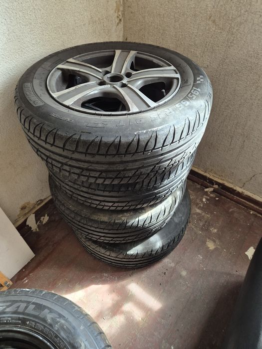 Vând 2 seturi de jenti